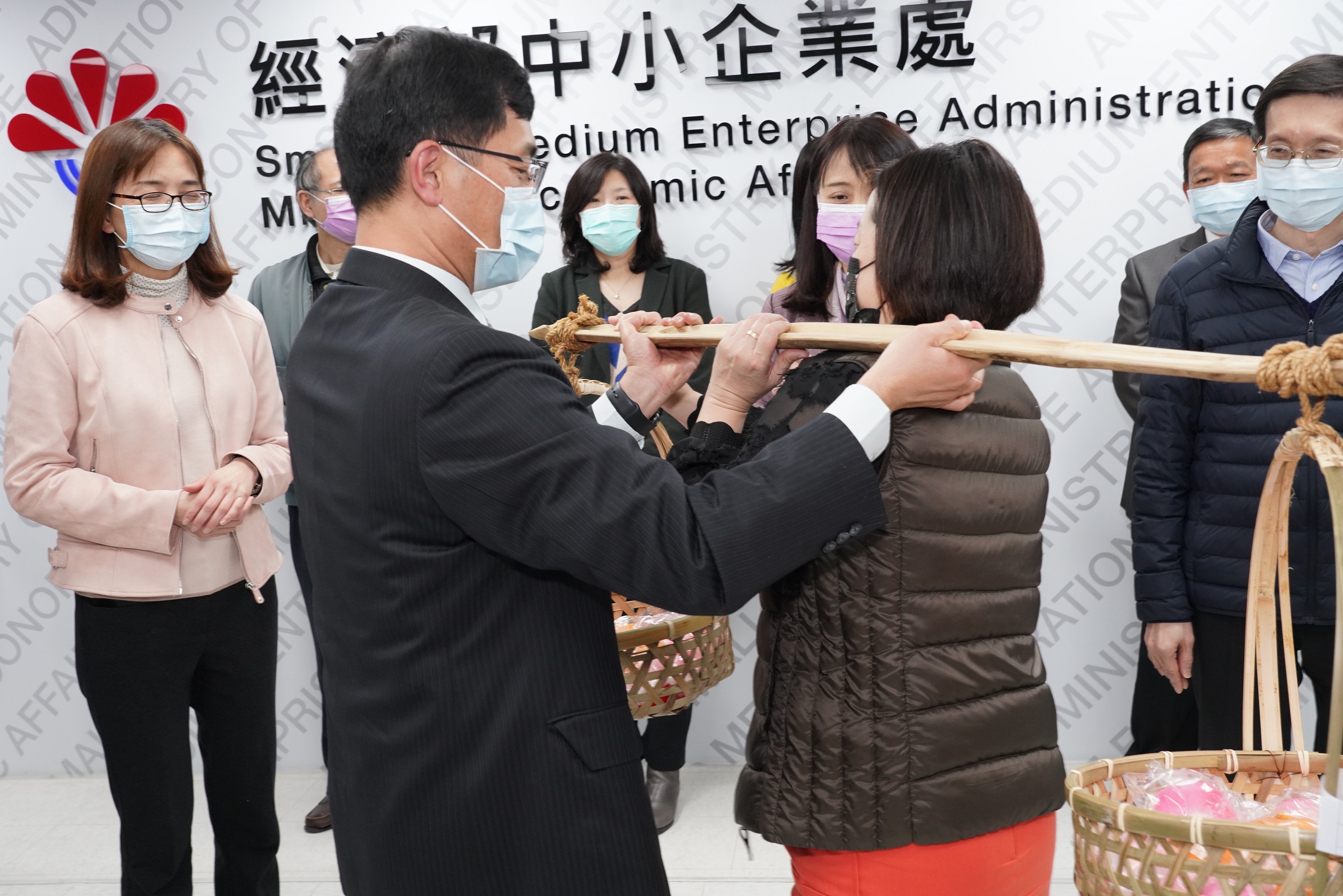 中小企業處40週年祝福活動花絮-承擔與分擔・一肩扛圖3.jpg