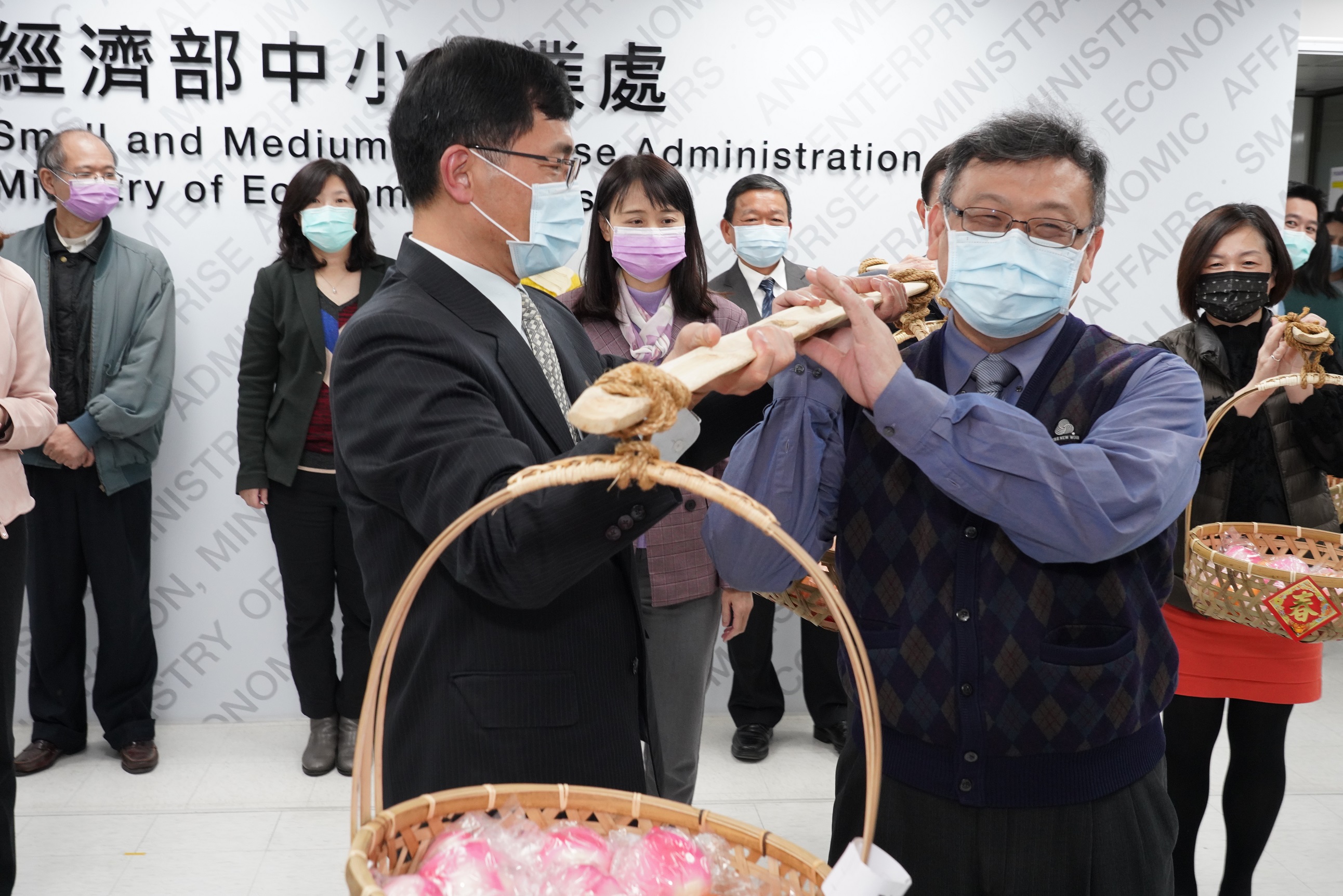 中小企業處40週年祝福活動花絮-承擔與分擔・一肩扛圖4.jpg