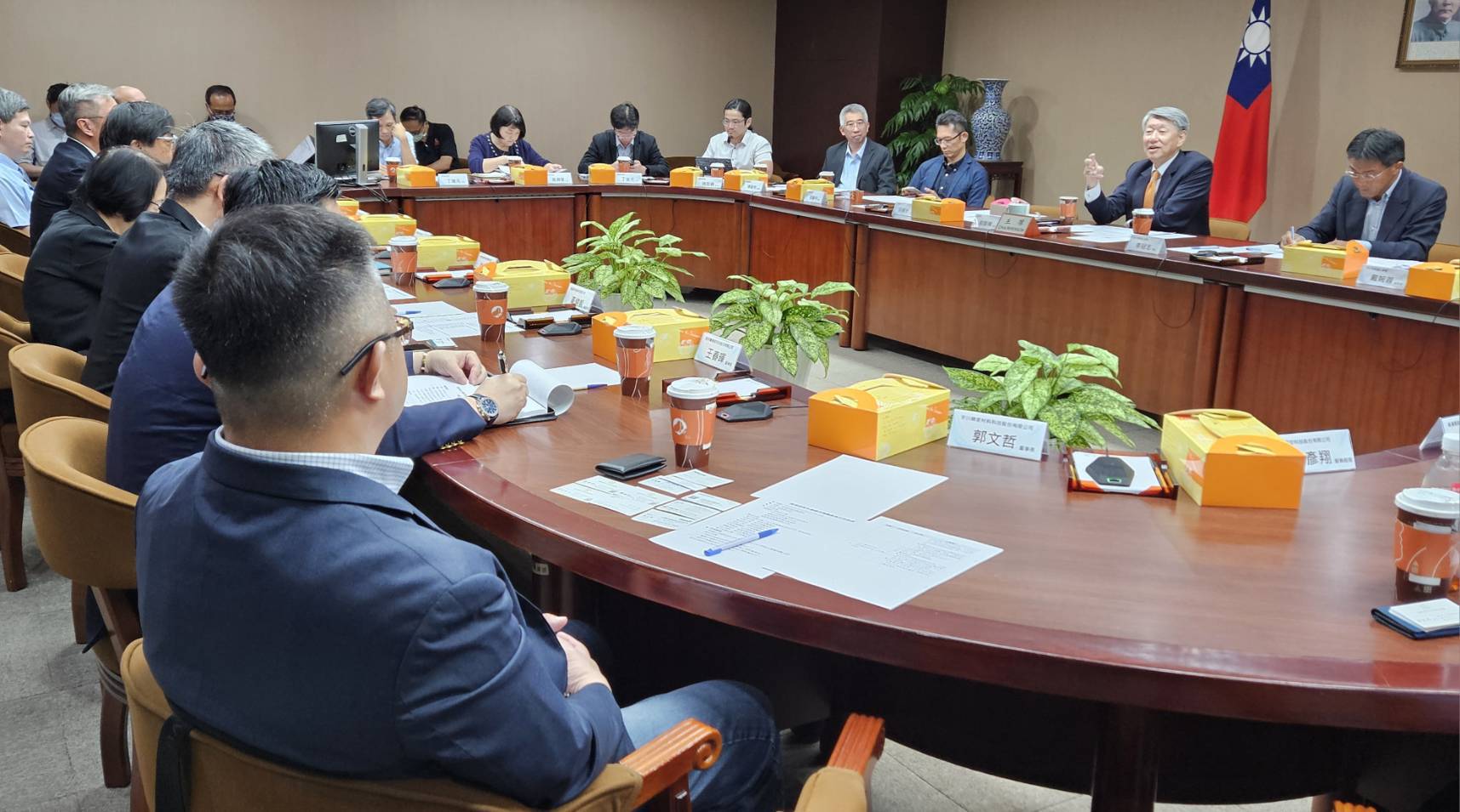 8月13日經濟部部長與半導體供應鏈產業企業交流座談.jpg