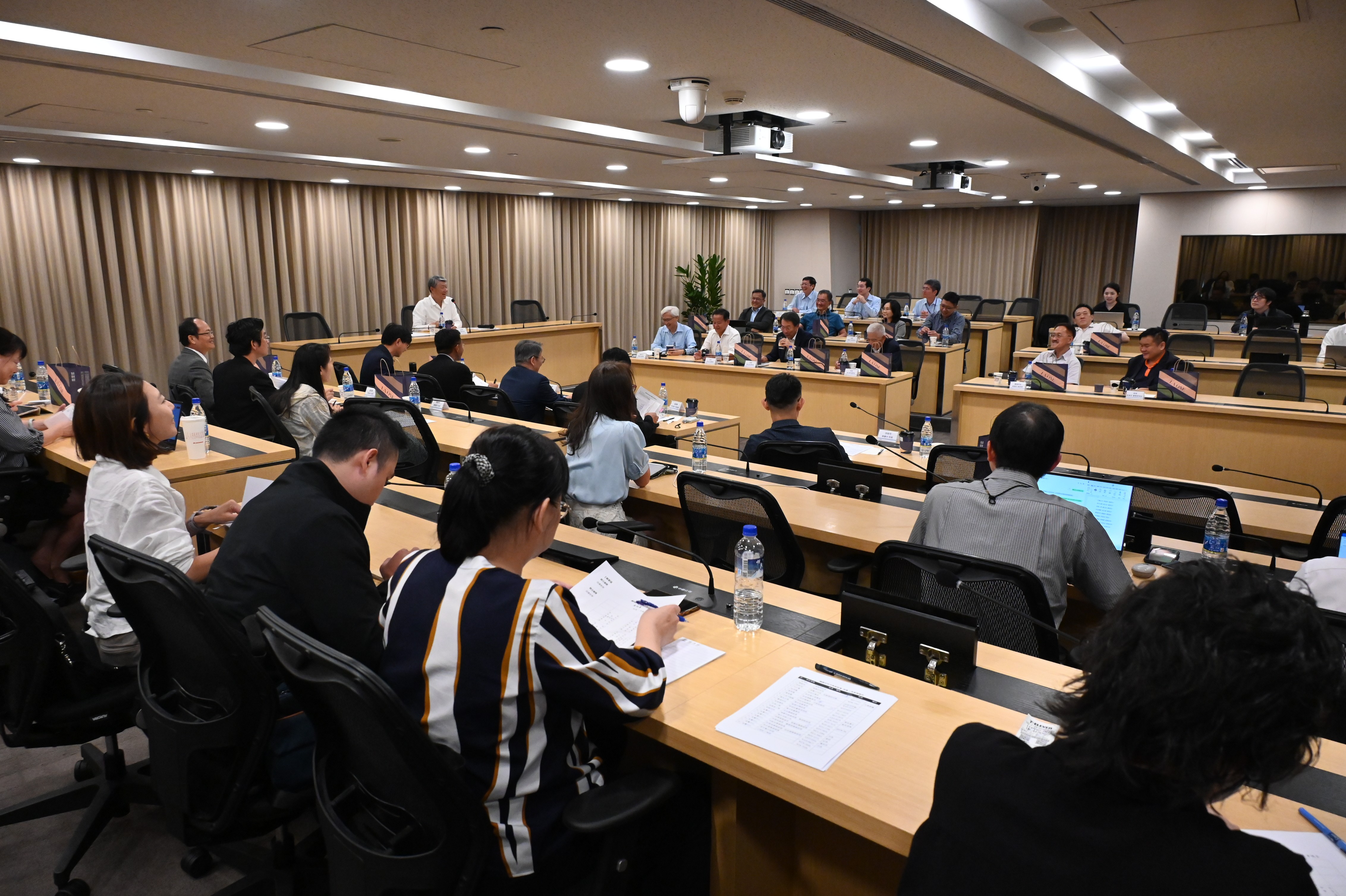 郭部長與鋼鐵產業鏈業者座談廣納企業意見共同研商台灣產業鏈因應對策.jpg